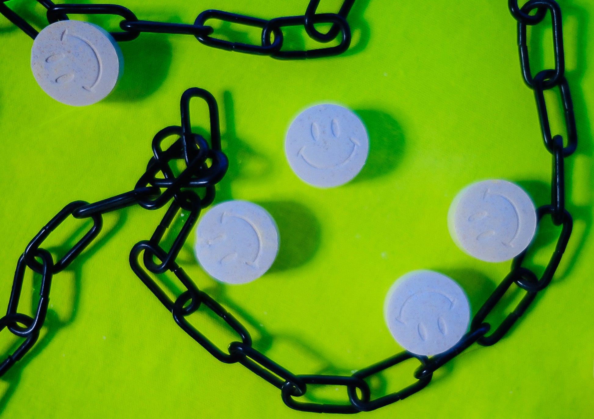 n.a.k.e.d cleaning pills lifestyle shot